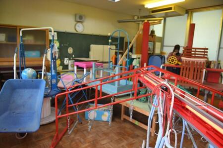 　旧瀬居幼稚園内で展示されている中﨑透さんの作品。（撮影時は公開準備中）