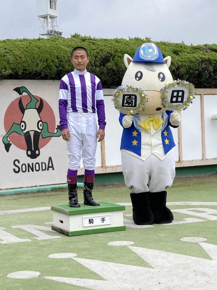 　１３日にデビューを迎える山本屋太三騎手