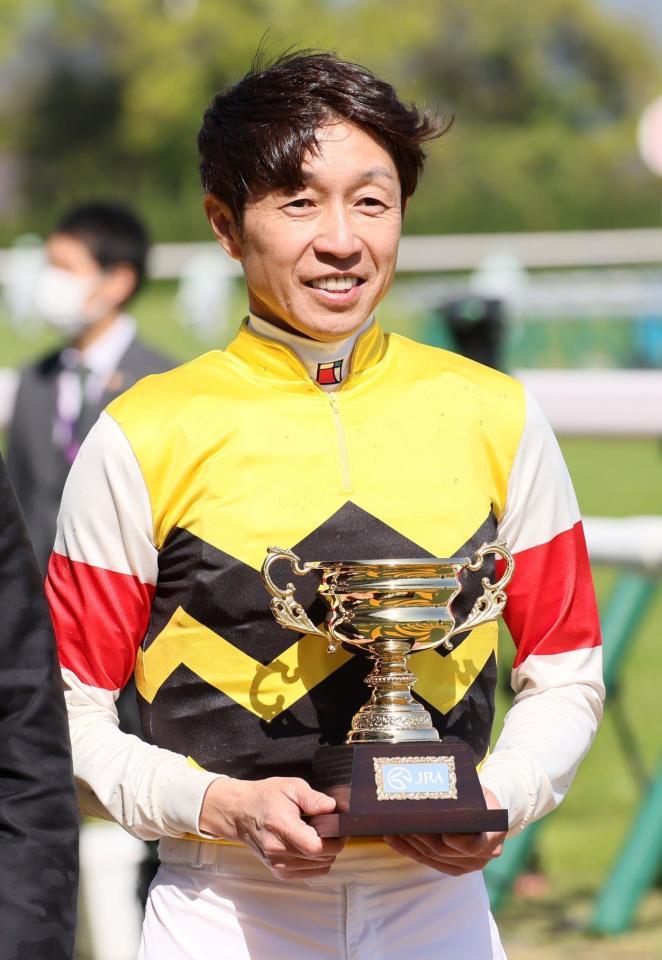 　新装京都の特別戦一番星は武豊（撮影・石湯恒介）