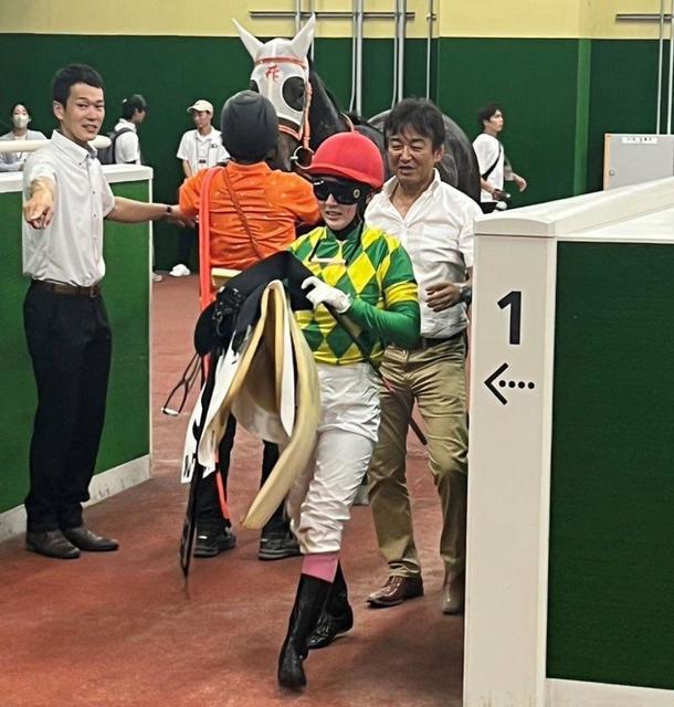 永島まなみが中京５Ｒで新馬戦Ｖ　昨年に並ぶＪＲＡ２１勝目