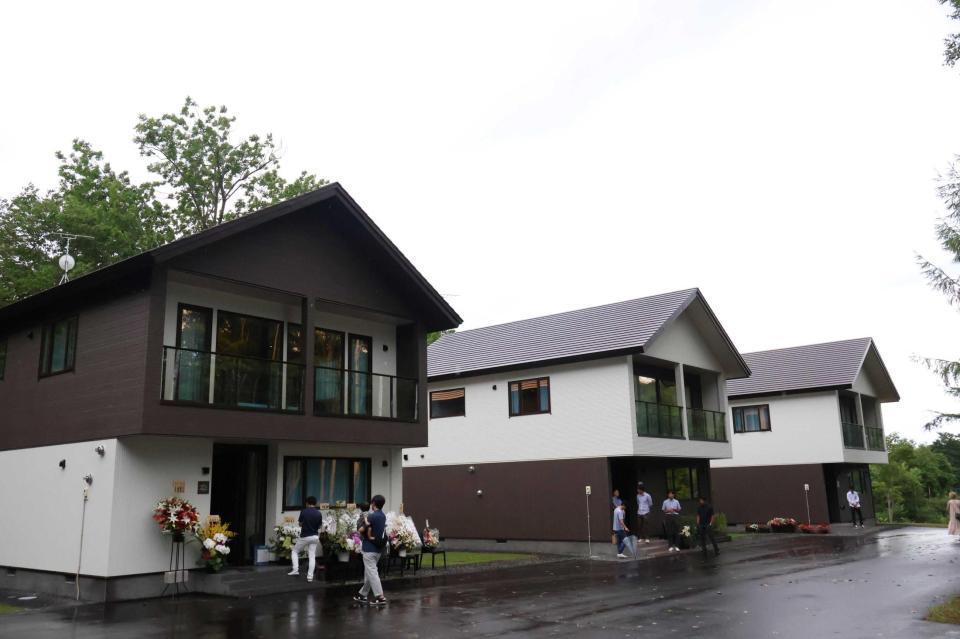 　宿泊施設としても利用できる（手前から）コントレイル棟、リスグラシュー棟、ラヴズオンリーユー棟　