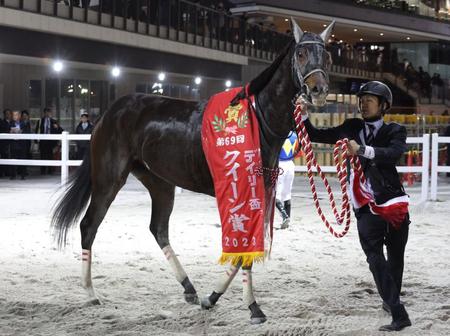 　クイーン賞を制したライオットガール（撮影・山崎力夫）