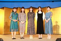 （左から）小林美駒、永島まなみ、藤田菜七子、今村聖奈、河原田菜々（一般社団法人中山馬主協会提供）