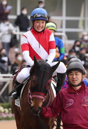 関東新人騎手がデビュー　女性騎手・大江原比呂「緊張しました」
