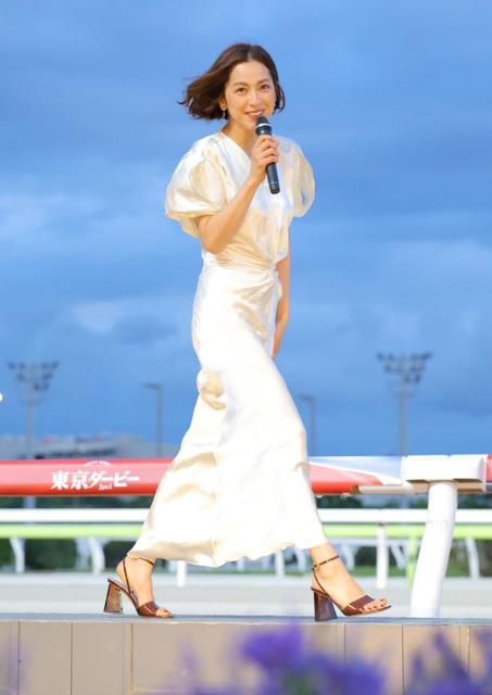 中村アンが純白ドレスで大井競馬場に降臨！本命はアンモシエラ「“アン