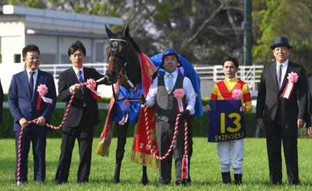 　皐月賞を制したジャスティンミラノ＝４月１４日、中山