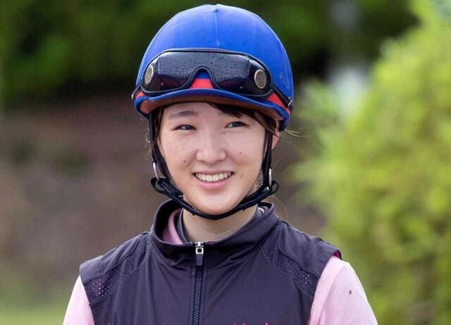 JRAサイン入りゴーグル 永島まなみ騎手 Amazon.co.jp: 永島まなみ 直筆サイン入りゴーグル : ホビー