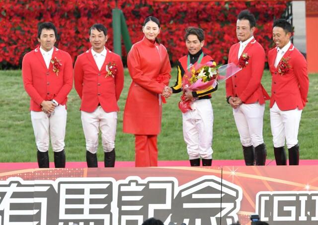 有馬記念】5番人気レガレイラが鼻差の接戦制しV 64年ぶりに3歳