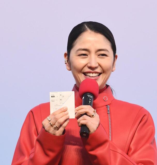 長澤まさみ 本命アーバンシックに単勝一本勝負も6着「なかなか難しい