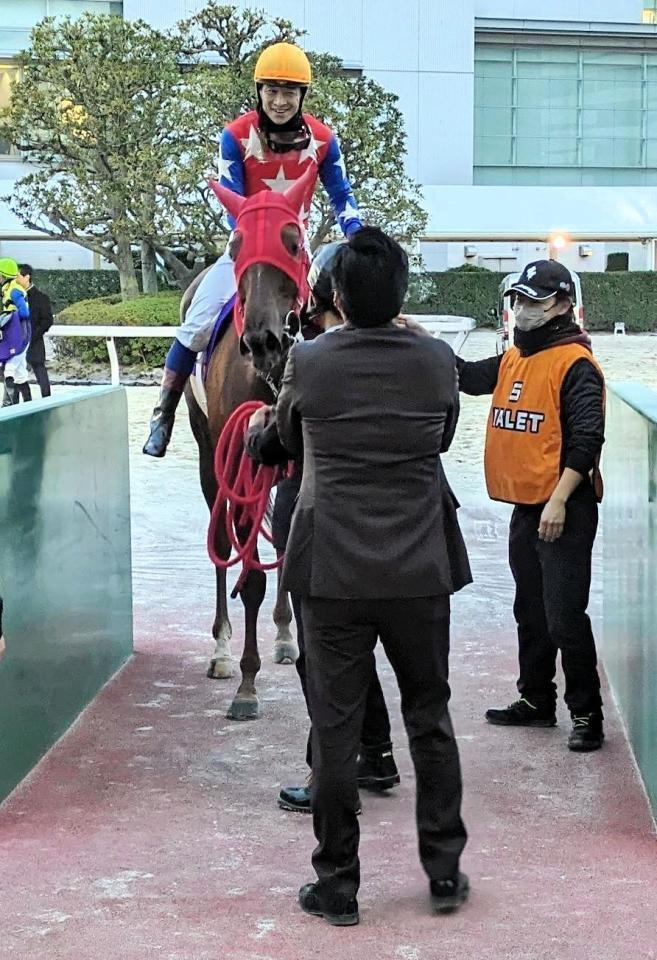 　ラストランは３着と無事に走り終えたスピーディキック（撮影・村上英明）