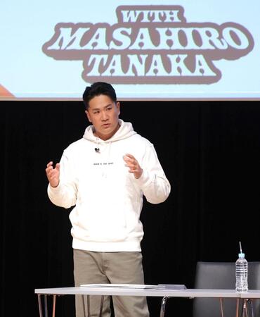 競馬イベントでトークする田中将（撮影・西岡正）