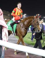 　マーフィーを背にレッドシーターフＨＣを制したビザンチンドリーム