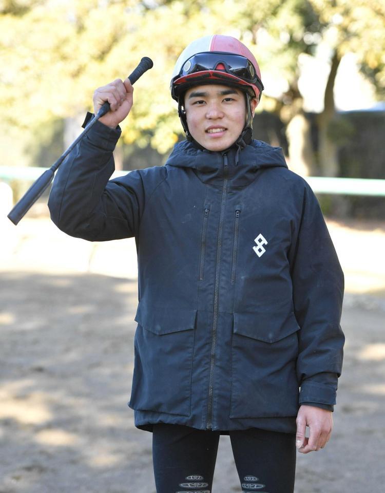 　デビュー戦に向け気合みなぎる上里直汰（撮影・持木克友）