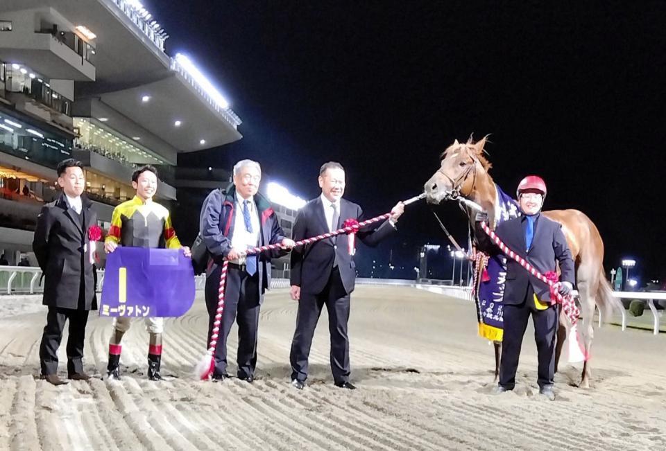 　クラウンカップを制したミーヴァトン