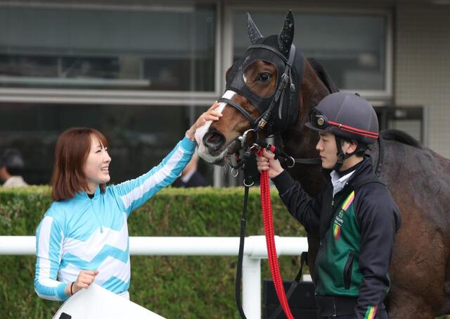 永島まなみが福島1Rで今年6勝目 1番人気ファムエレガンテで7馬身