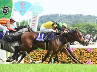 　ＮＨＫマイルＣを制したパンジャタワーと松山（撮影・園田高夫）