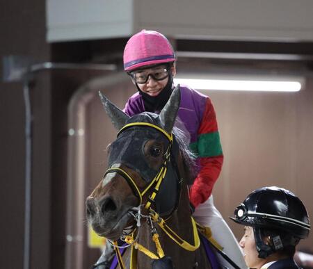 　エンプレス杯を制し、笑顔の松山