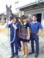 　ハシッテホシーノと対面したほしのあき＝０８年