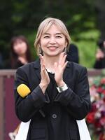 　トークショーに登場した山口智子（撮影・園田高夫）