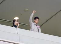 　竹内涼真（右）と見上愛