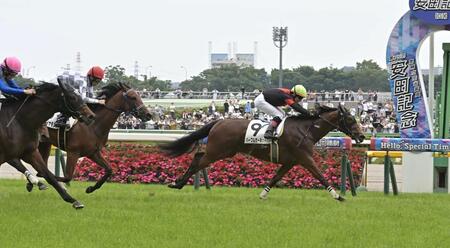 　新馬戦を勝ったパープルガーネット（撮影・持木克友）