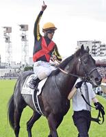 　ダービーを制したクロワデュノールと北村友