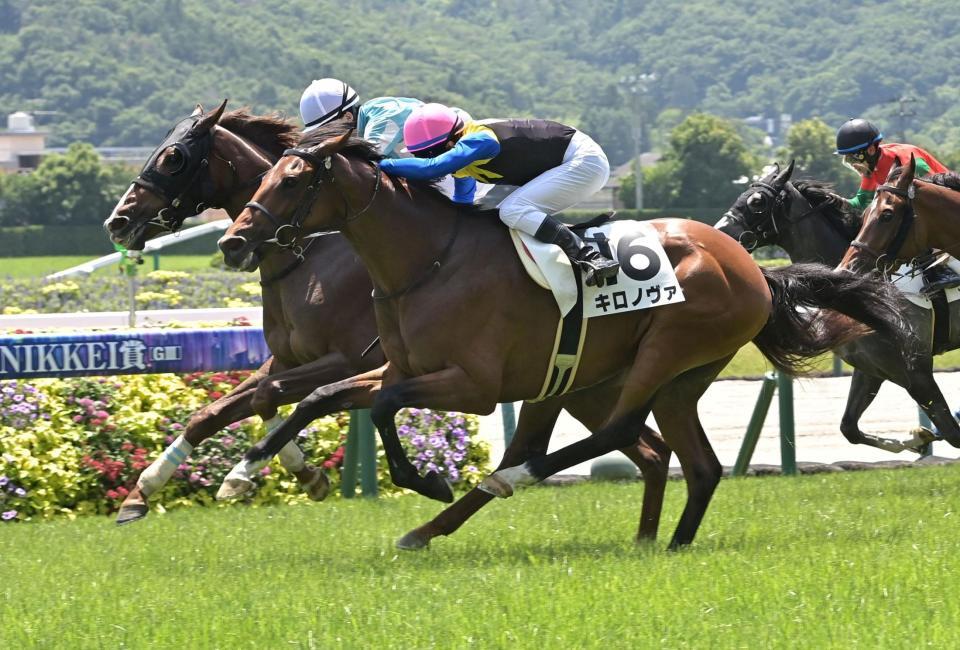 　福島２Ｒを勝った（左）ラーシャローム（撮影・持木克友）