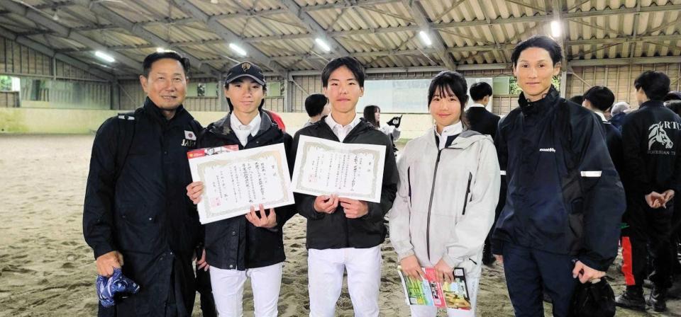 　合同チームで団体戦に挑んだ光泉カトリック高校と比叡山高校