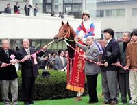 　１９９７年の朝日杯３歳Ｓを制したグラスワンダー