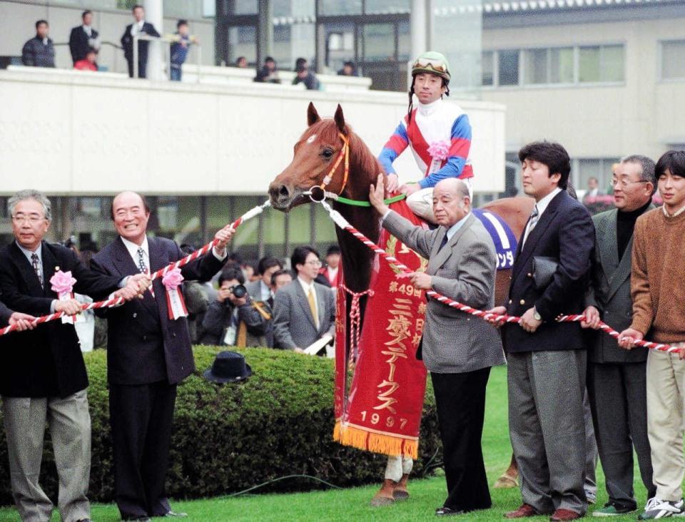 　１９９７年の朝日杯３歳Ｓを制したグラスワンダー