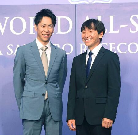 　史上初の親子出場に笑顔を見せる横山典（右）と武史