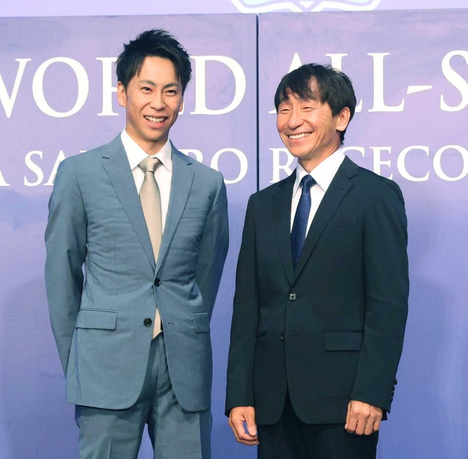 　史上初の親子出場に笑顔を見せる横山典（右）と武史