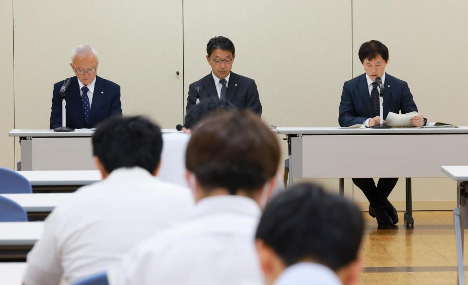 　札幌競馬の競走除外について記者説明会を行ったＪＲＡ＝阪神競馬場