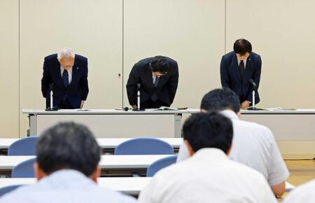 　札幌競馬の競走除外について記者説明会を行ったＪＲＡ＝阪神競馬場