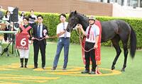 　セントライト記念を制したミュージアムマイルと戸崎圭（左）＝撮影・持木克友