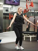 　体幹トレーニングに励むミカエル・ミシェル