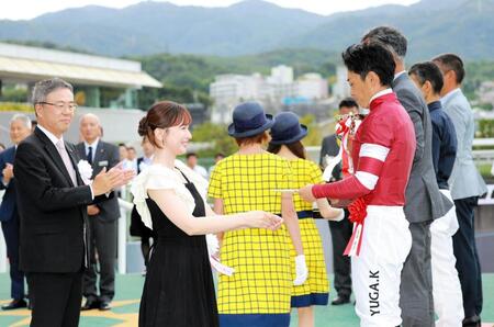 　初体験のプレゼンターにドキドキ