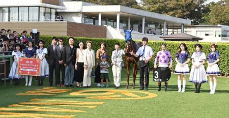 　９Ｒサフラン賞を制したアルバンヌとルメール（撮影・持木克友）