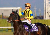 　声援に応える川田（撮影・石湯恒介）