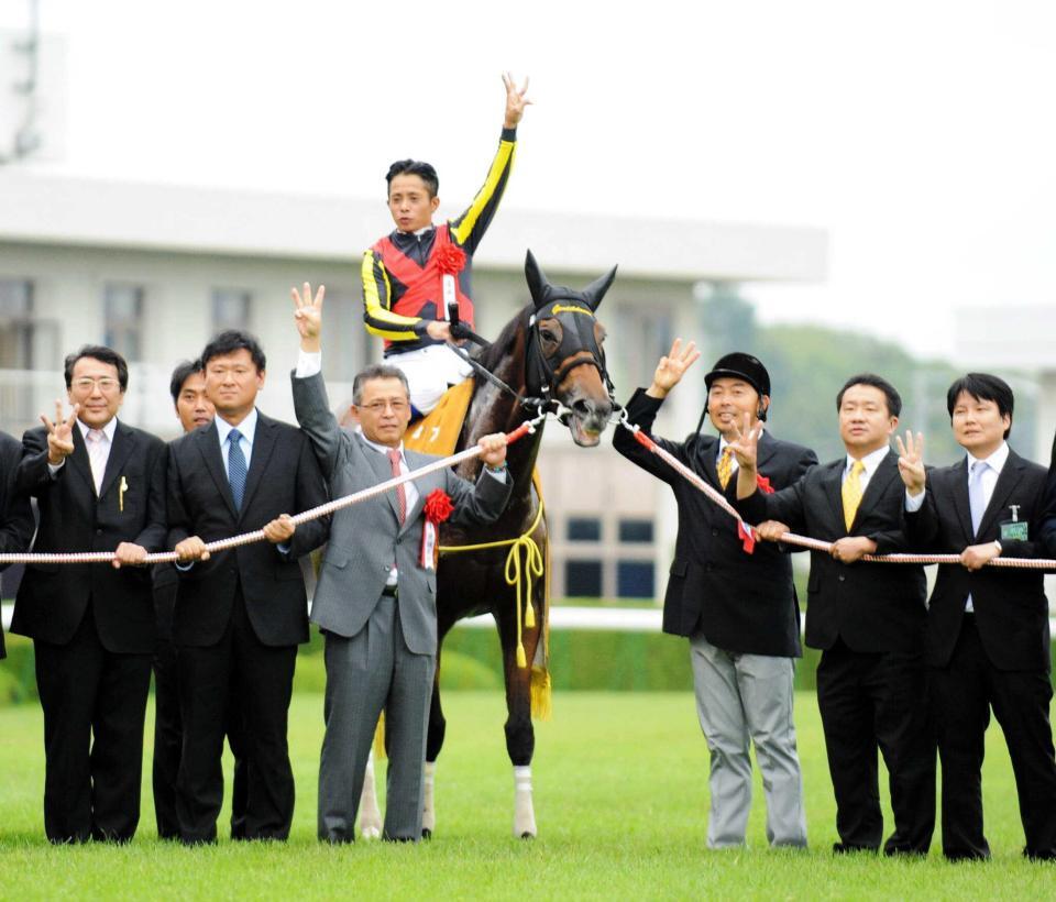 　牝馬３冠を達成したジェンティルドンナ＝２０１２年