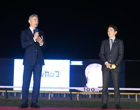 　福永師（右）とトークショーをするイチロー氏（撮影・園田高夫）