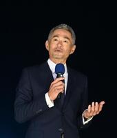 　トークショーで馬券的中を話すイチロー氏（撮影・園田高夫）