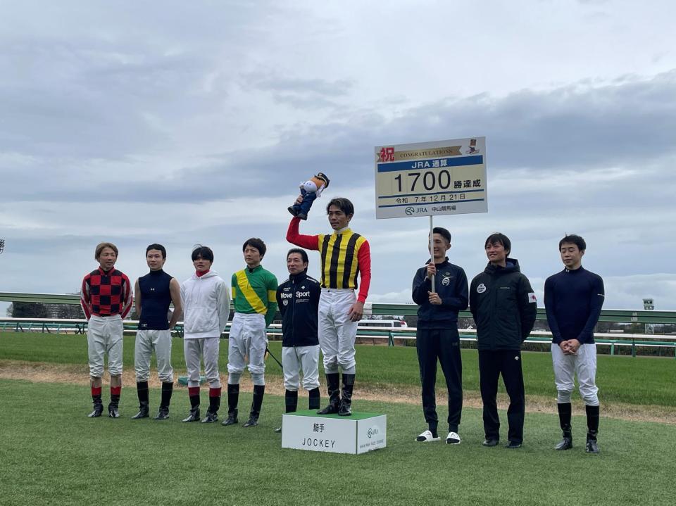 　中山７Ｒをジッピーチューンで制してＪＲＡ通算１７００勝を達成した戸崎圭太