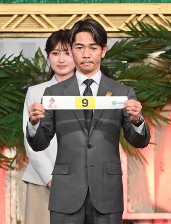 　９番を引いたダノンデサイルの戸崎圭（撮影・持木克友）