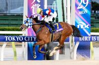 　東京２歳優駿牝馬を制したアンジュルナ（ＴＣＫ提供写真）