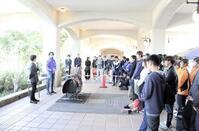 　熱心にプレゼンテーションを聞く学生たち