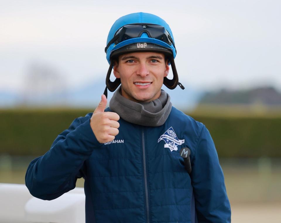 　栗東トレセンを訪れたトール・ハマーハンセン（撮影・石湯恒介）