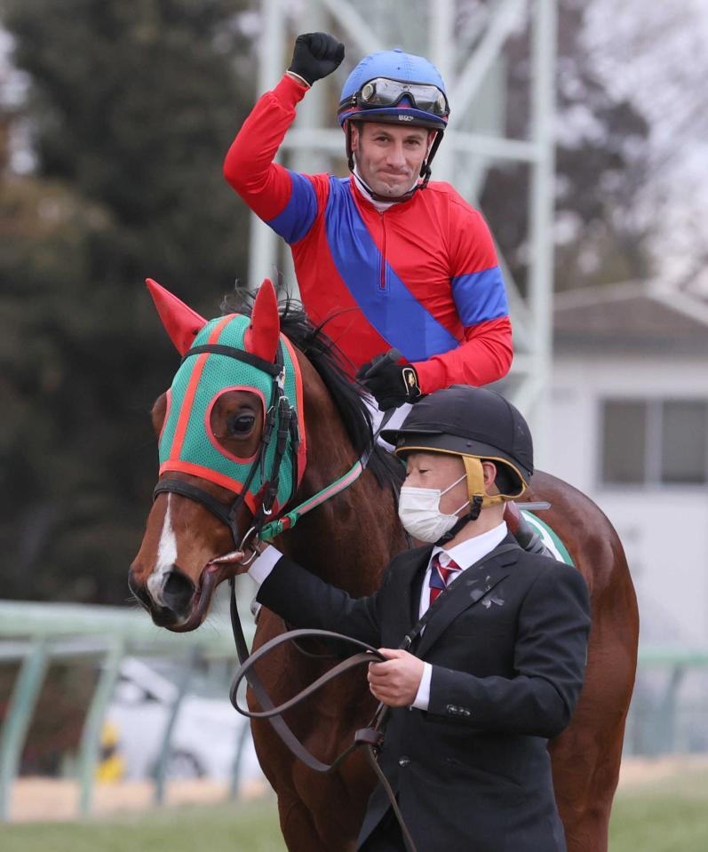 ２２年のフェアリーＳを制したライラックとＭ・デムーロ