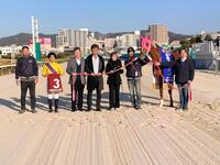 兵庫ユースカップを制覇したベラジオソニックと関係者（撮影・中山伸治）