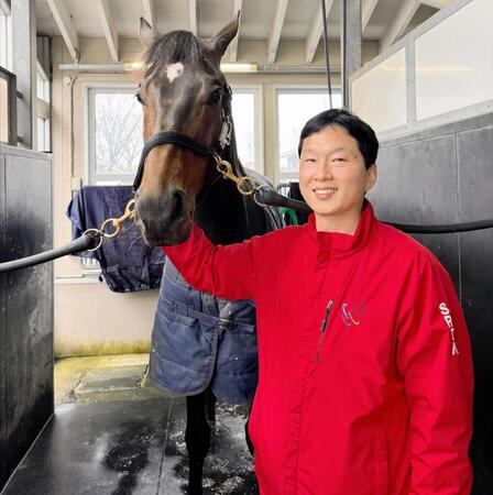 韓国から研修に来ているチャ・ウホさん（馬はポルポラジール）